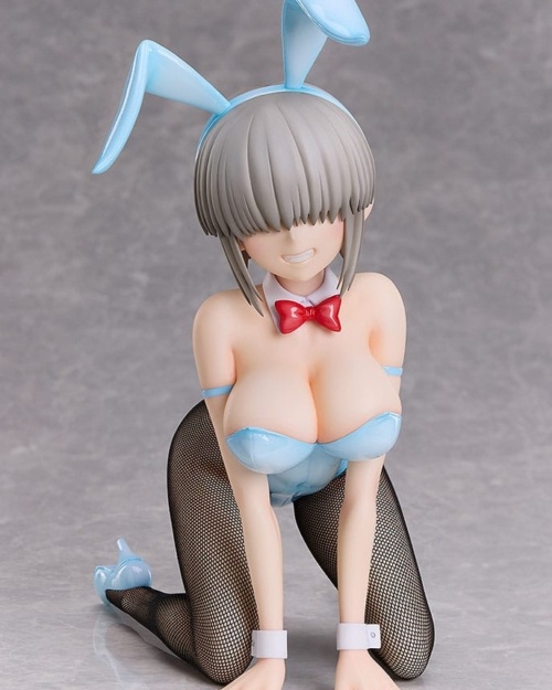 figura de Uzaki-chan Wants to Hang Out!, la Estatua PVC 1/4 de Yanagi Uzaki en su impactante versión Bunny Ver. de 24 cm.