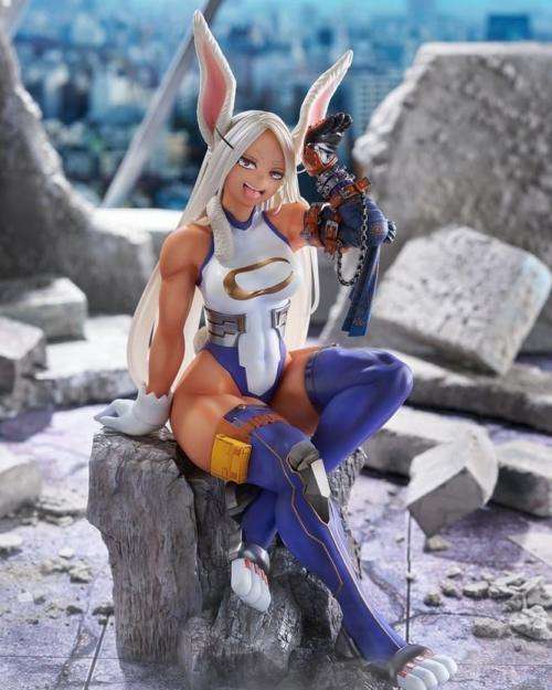 Figura PVC Spiritale de Mirko Rabbit Hero de My Hero Academia a escala 1/7 de 24 cm fabricada por Taito.